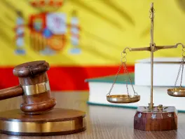 Introducción al Derecho Constitucional Español: La Constitución de 1978 y su Marco Institucional